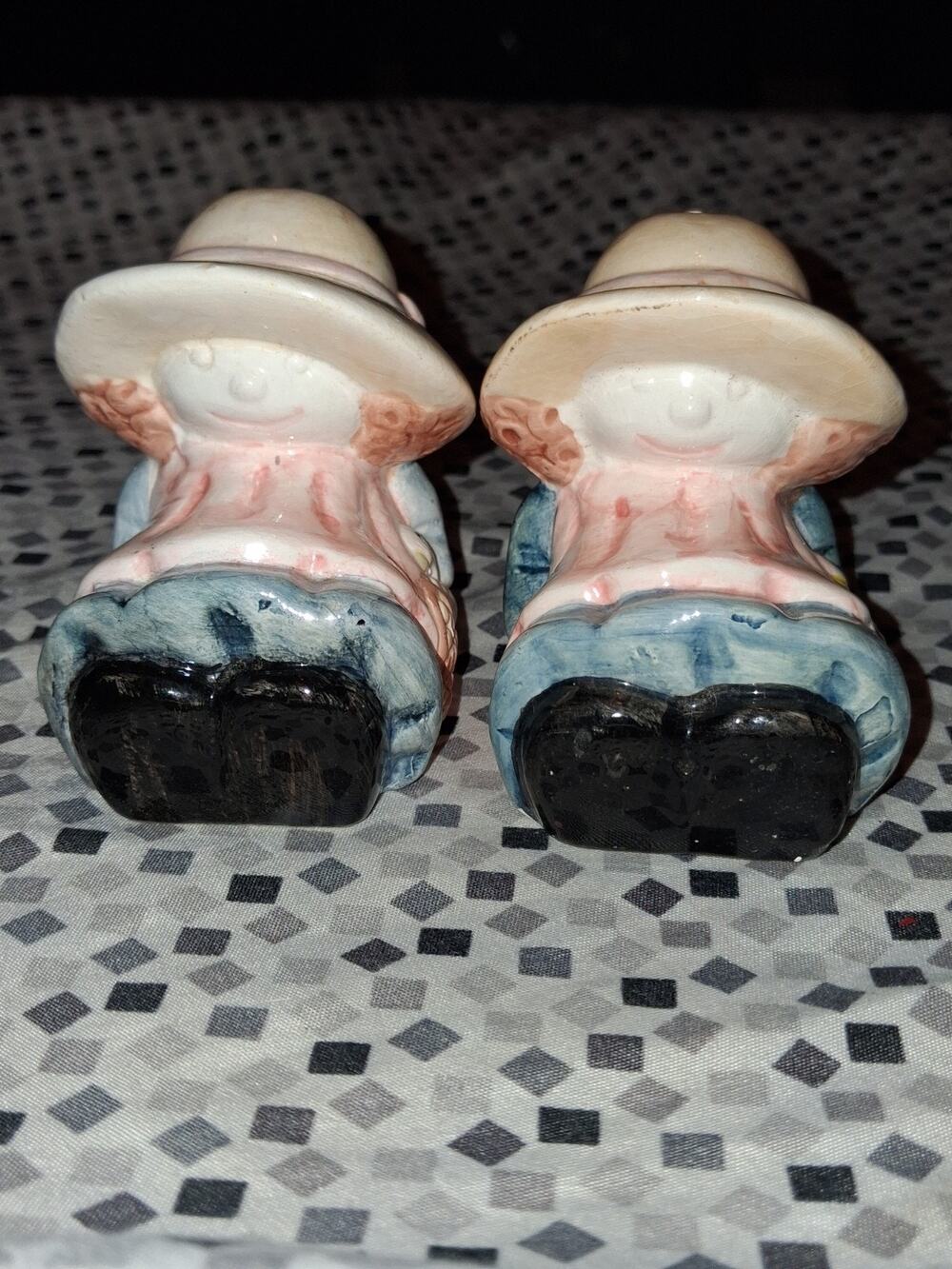 Holly Hobbie Salt and Pepper Shakers Ceramic Prairie Girls 3" x 2.5" Vintage